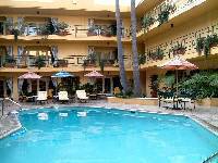 ���w���������z�e���I�V�A�i�̃v�[��