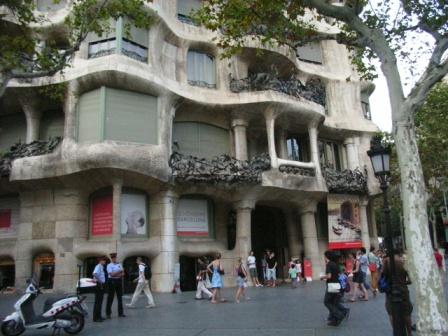 �����`�Ɏ��Ԃ�����ĂȂ����̃K�E�f�B�͂�����ƌ�������