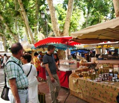 �G�N�X�E�A���E�v�����@���X�̃}�[�P�b�g�Ńn�[�u�𔃂�����