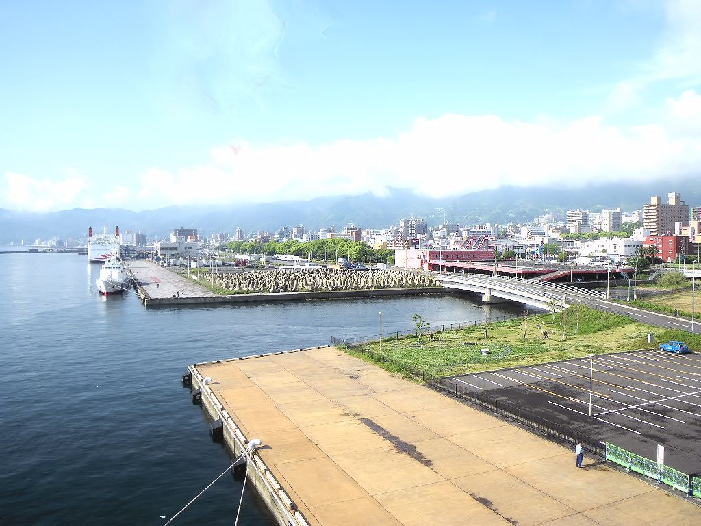 船尾から見る別府の街