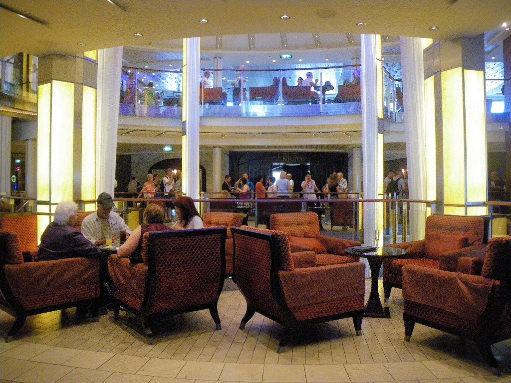 中央アトリウム