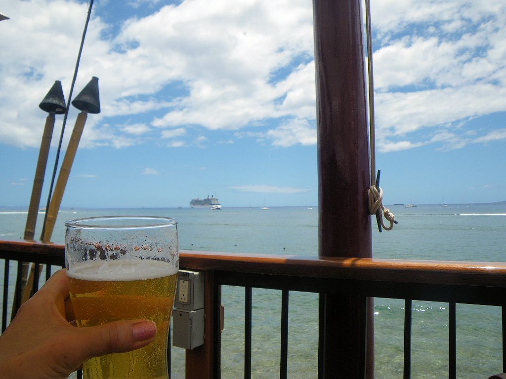 ハワイの地ビールでソルスティスにかんぱーい