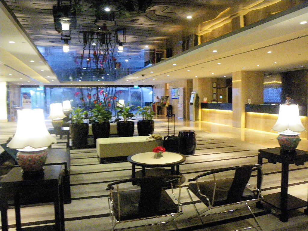 カトンホテルロビー