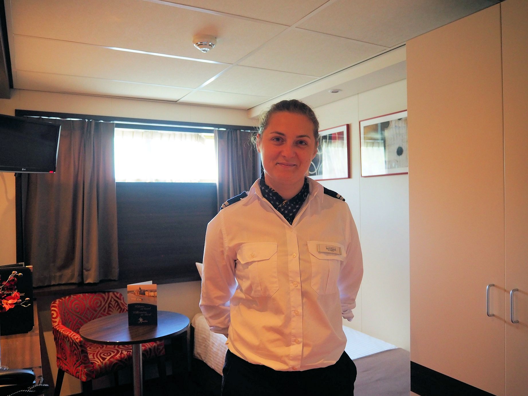 部屋係のお姉さん